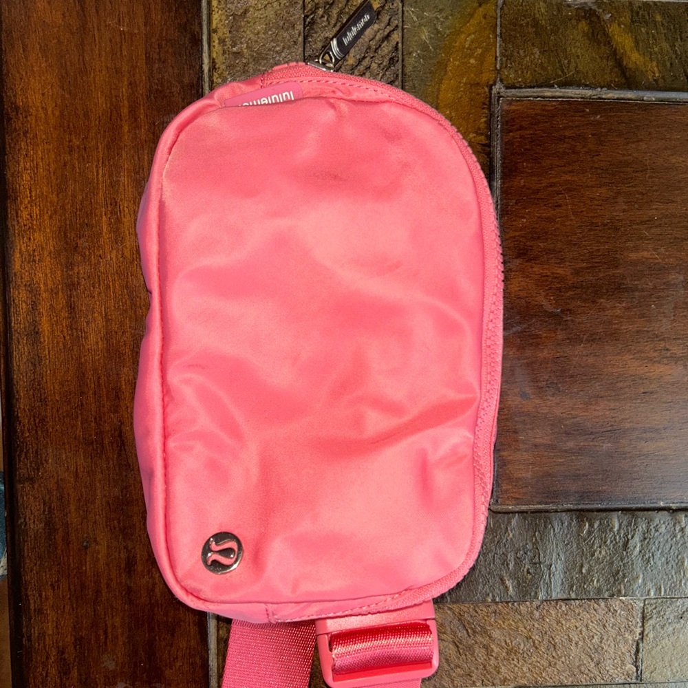 Lululemon belt bag Sakura